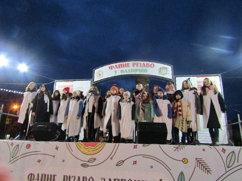 “Файне Різдво у Надвірній”: прикарпатців запрошують на фестиваль колядок (фотофакт)