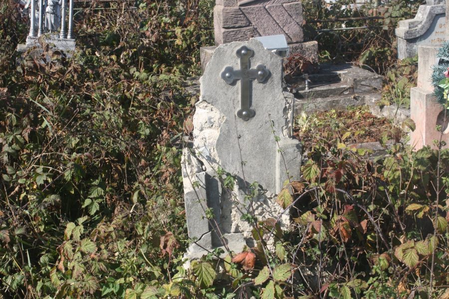 Чому вандали нищать франківські кладовища або Кому заважають мертві