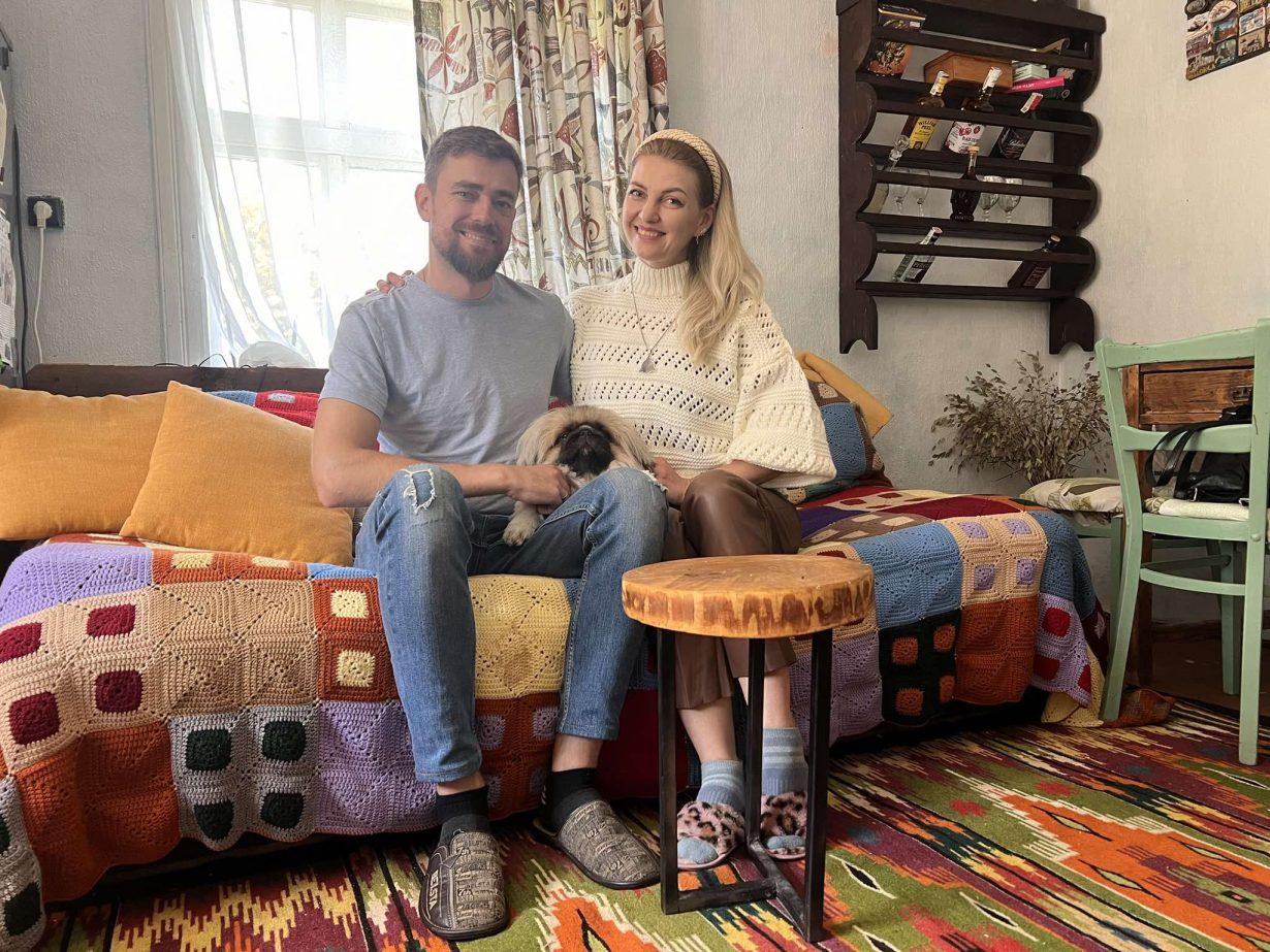 Там, де ніколи не були: подружжя киян переїхало зі столиці в гірське село на Прикарпатті