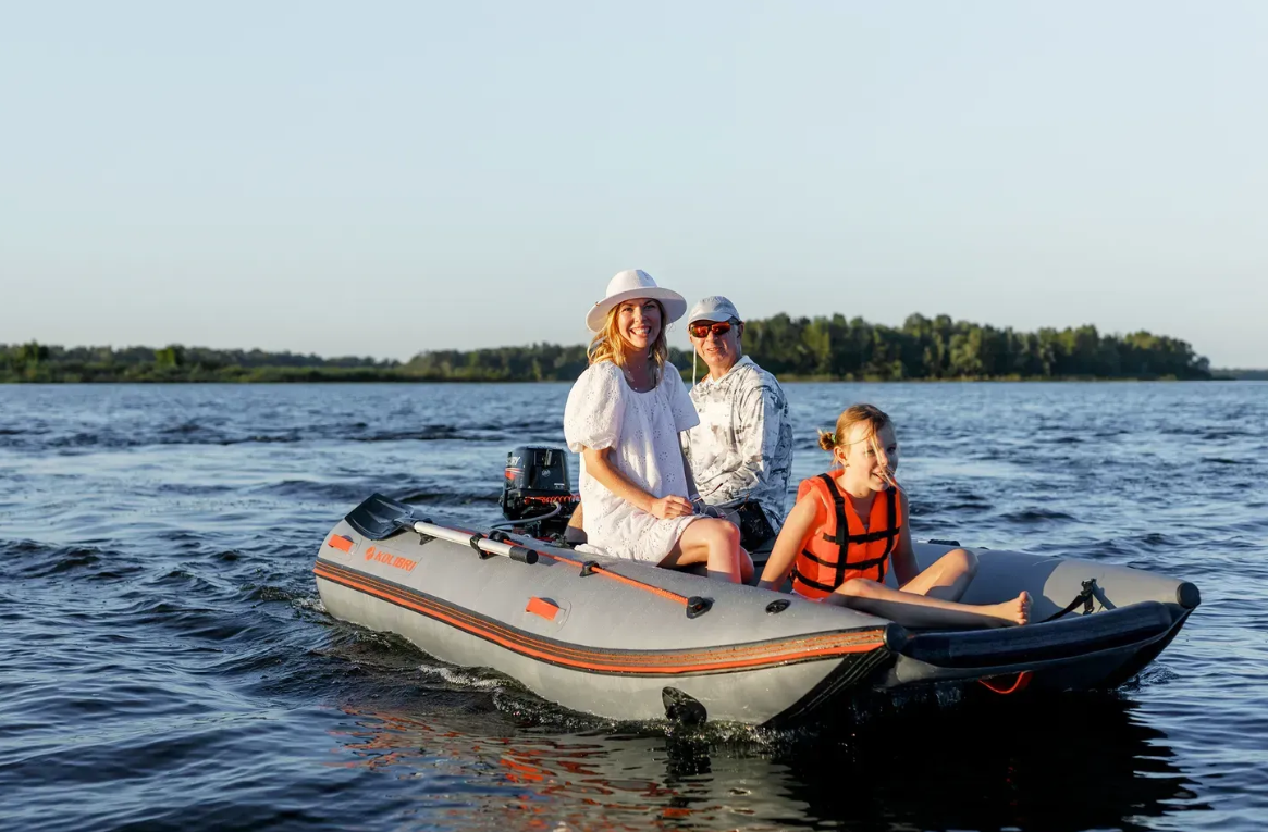 Як обрати катамаран для річкової подорожі: на що звертати увагу?