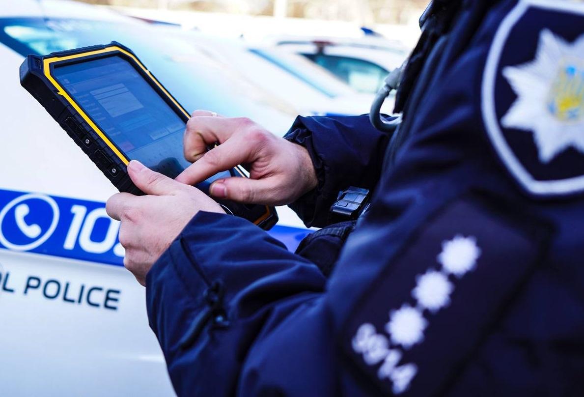 Повідомив про конфлікт на вулиці: у Франківську оштрафували чоловіка за неправдивий виклик поліції