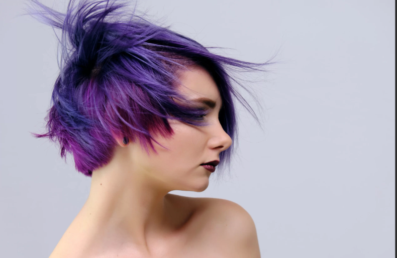 Догляд за волоссям взимку: 10 порад від дерматологині