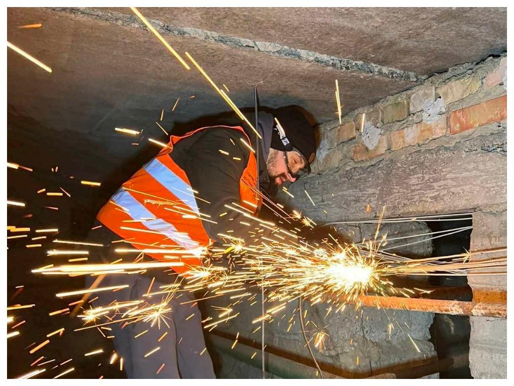 Бригади комунальників з Франківська допомагають відновлювати тепло у Києві