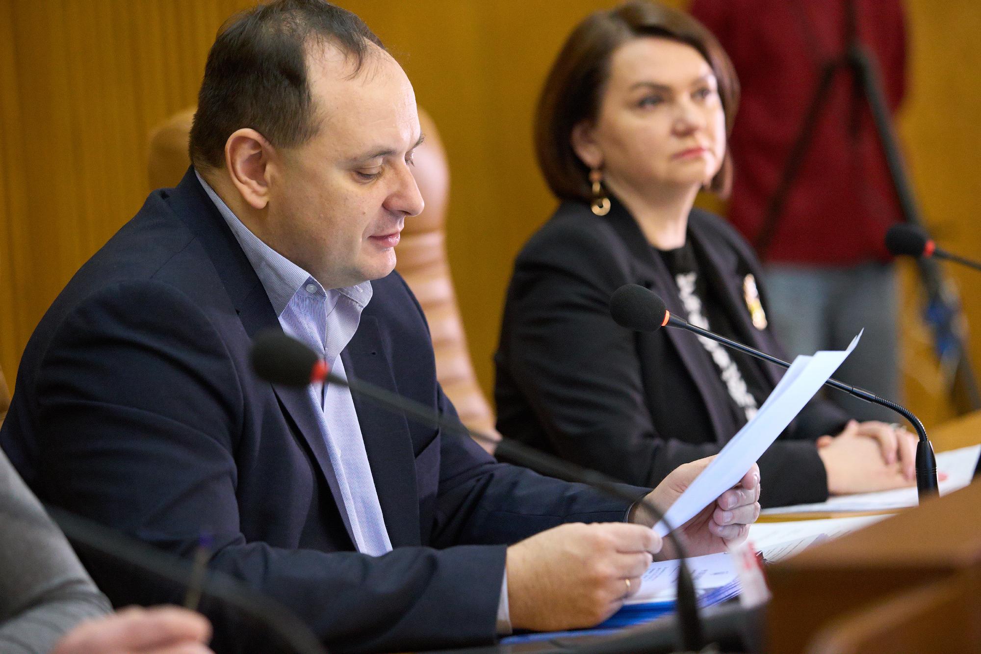 Стоп податковому тиску: Франківські депутати вимагають не вводити ПДВ для малих підприємців