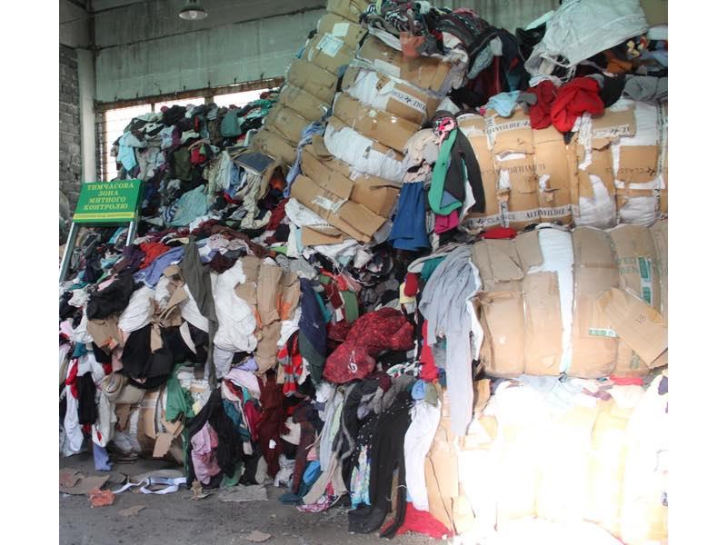 Франківська митниця виставила на аукціон майже 40 тис. кг гуманітарки