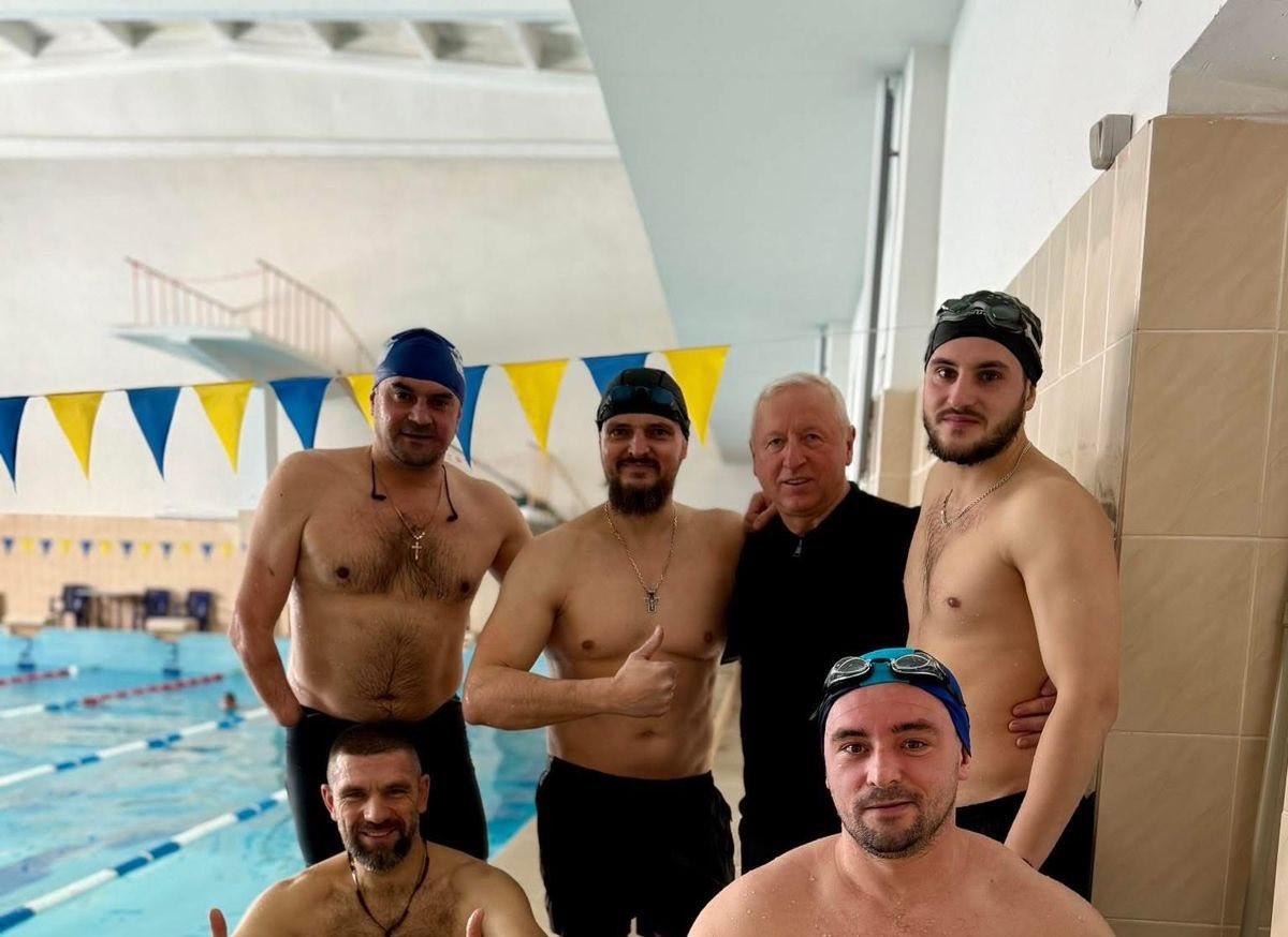 На Прикарпатті формують обласну команду з параплавання серед ветеранів з ампутаціями