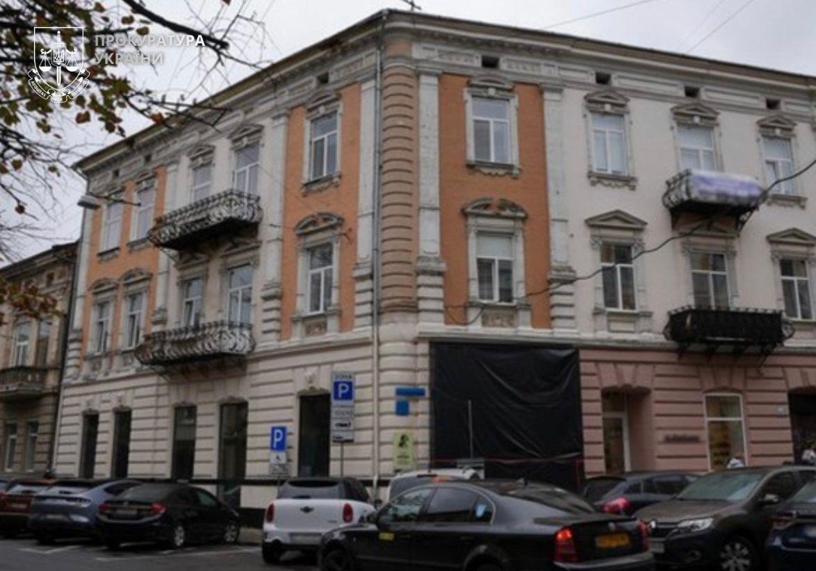 У Франківську вимагають відновити автентичний фасад пам’ятки архітектури в центрі міста