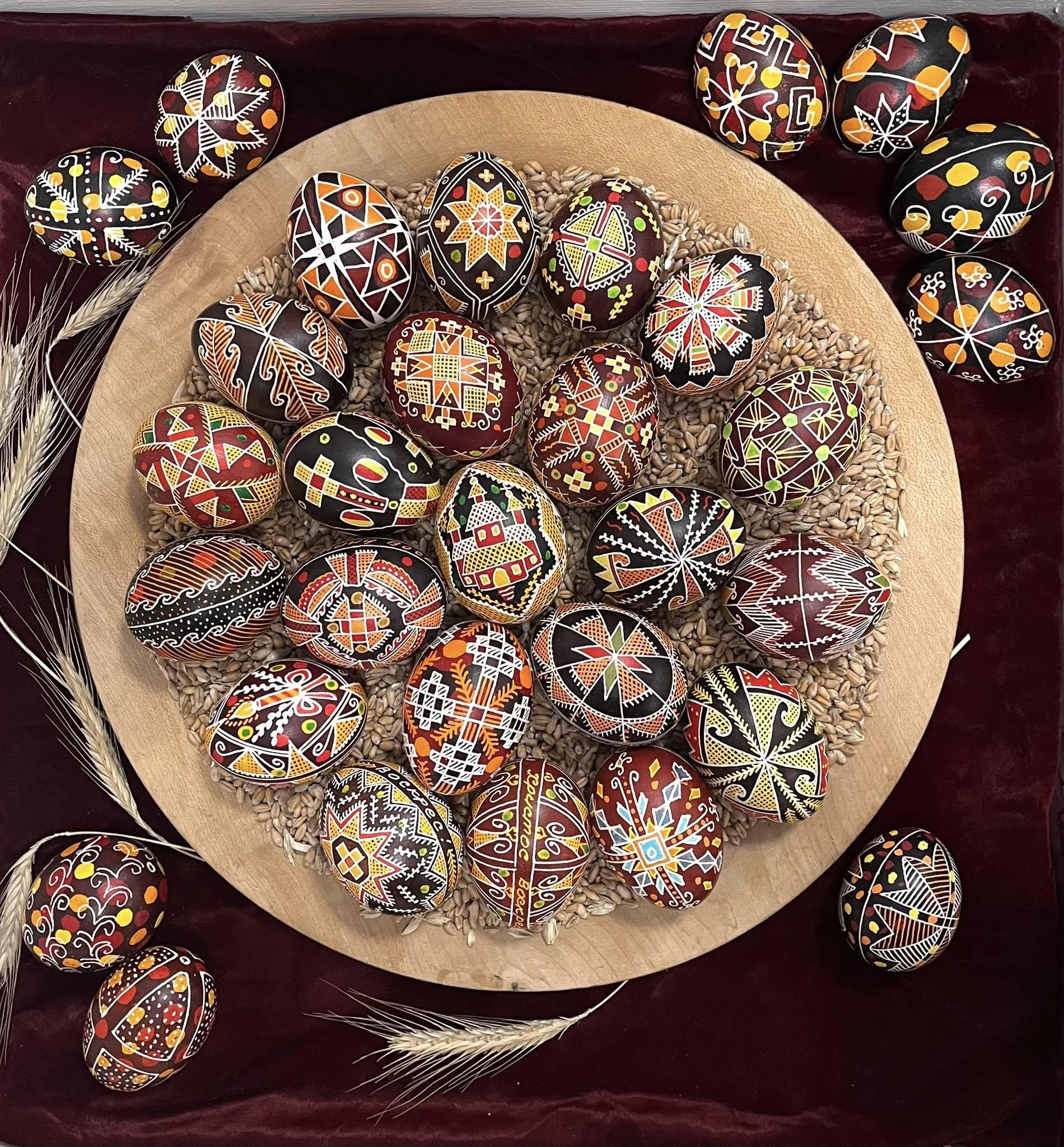 У Коломиї в музеї презентують пів тисячі писанок