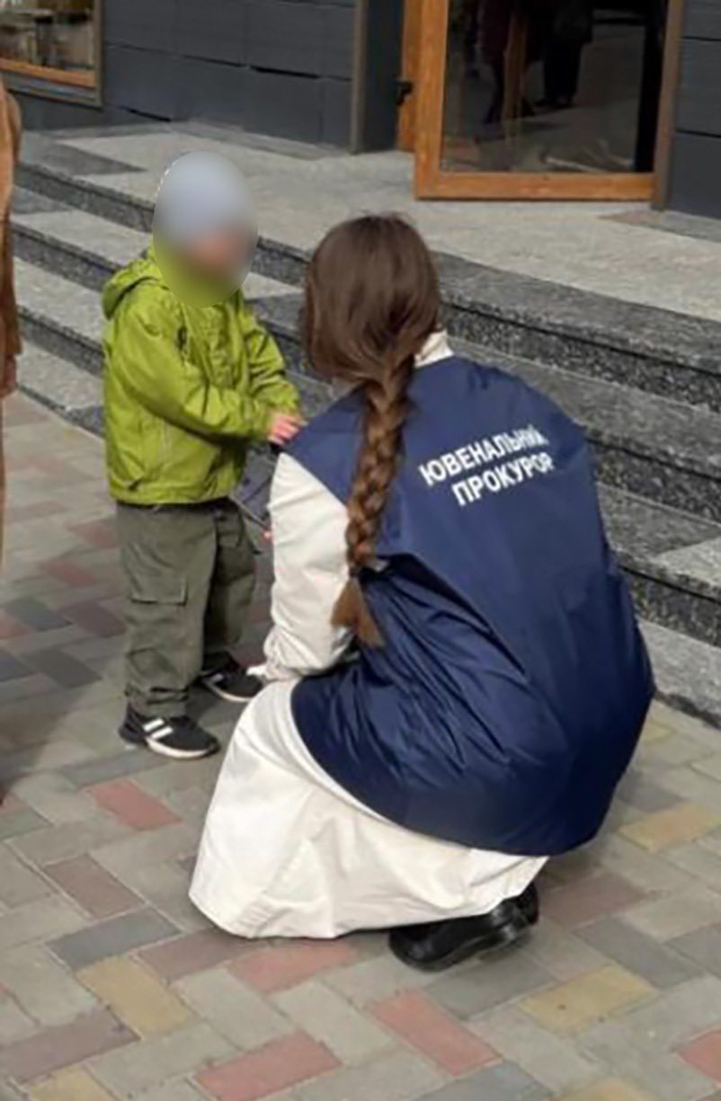 Прикордонники затримали жінку, яка хотіла продати свого сина за 25 000 доларів