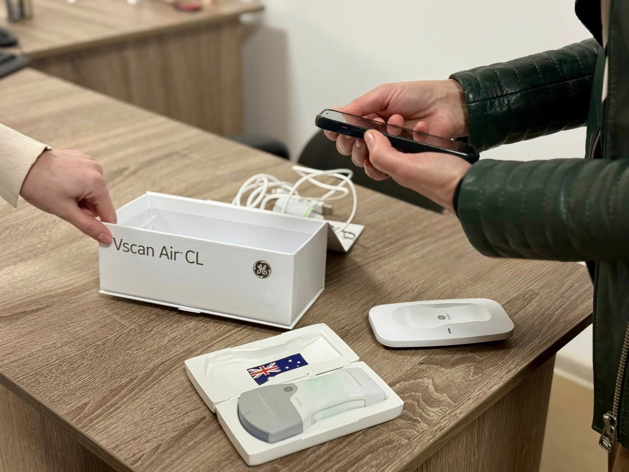 Благодійники передали Калуській лікарні ультразвуковий апарат для діагностики