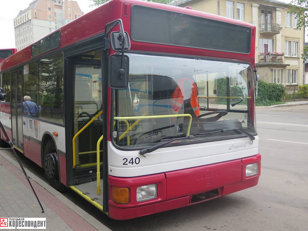 У Франківську через розкопки два тролейбуси змінили маршрут