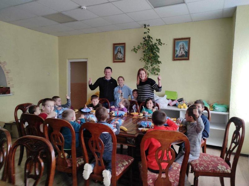 Як живуть і чим займаються волонтери з Івано-Франківської області