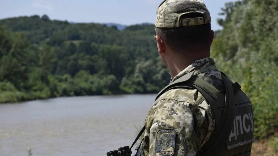 Жінки-депутатки місцевих рад зможуть безперешкодно перетинати держкордон під час війни