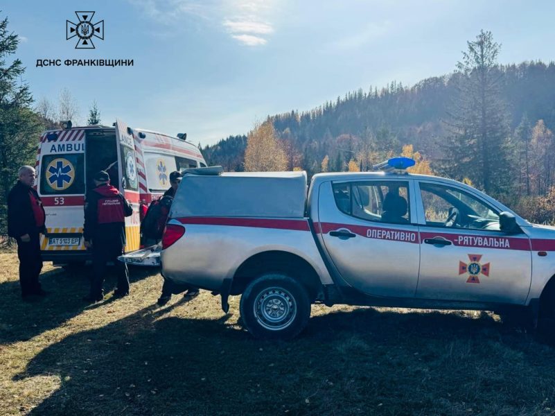 Рятувальники Косова надали допомогу жінці, яка травмувалась у лісі