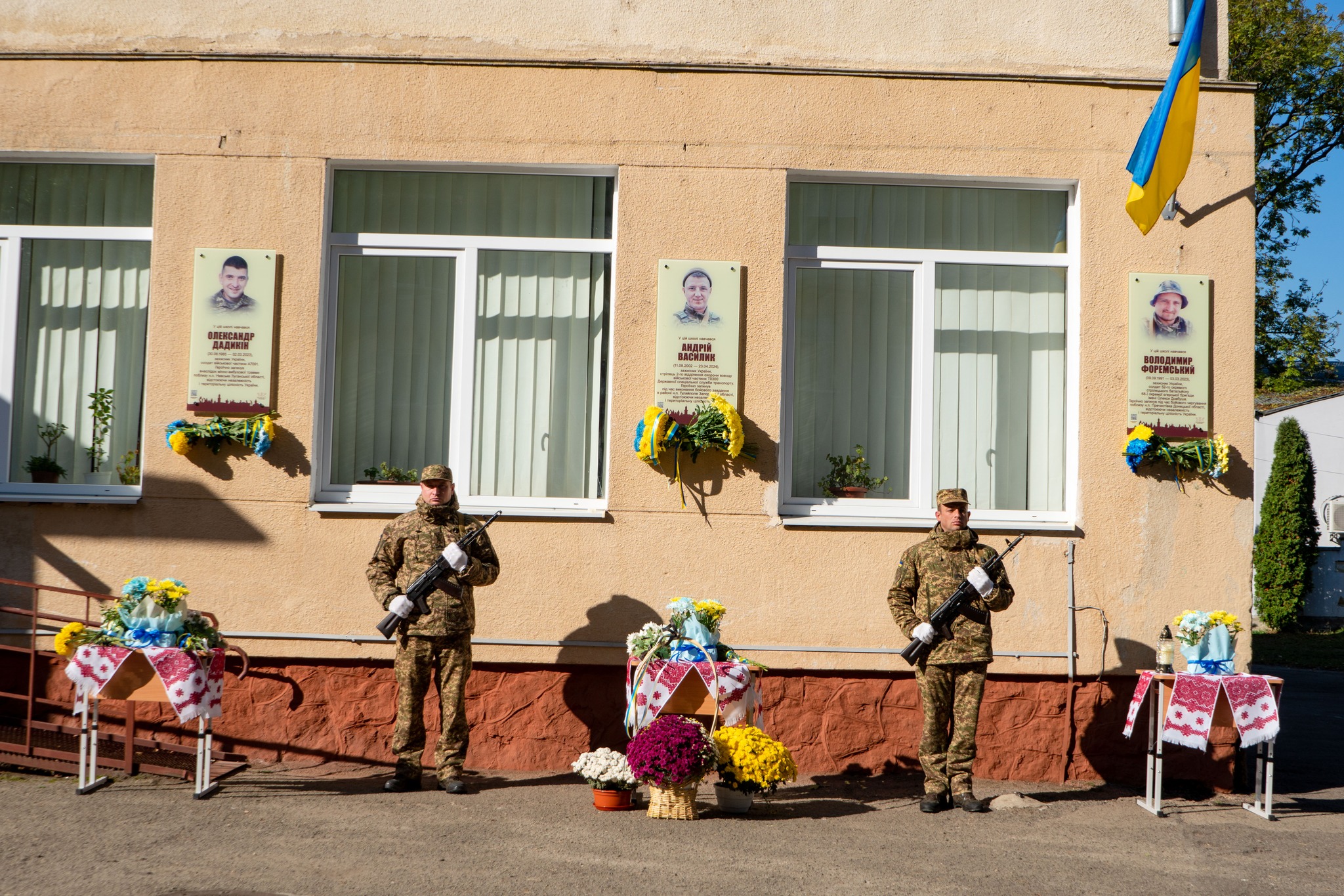 В Івано-Франківську відкрили анотаційні дошки трьом полеглим Героям