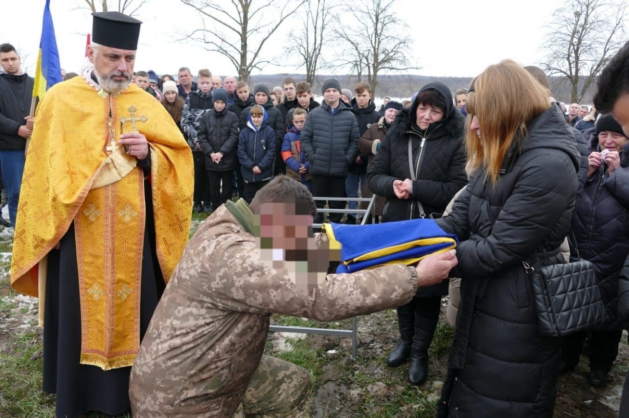 На Калущині провели в останню путь захисника Ростислава Бараняка