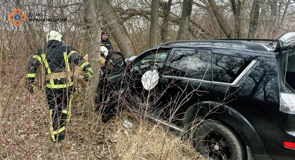 У Ямниці внаслідок ДТП зіткнулись два легковика