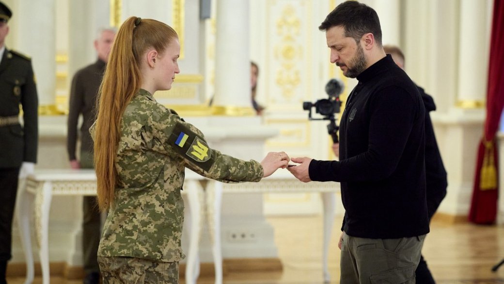 Президент нагородив Оксану “Ксену” Рубаняк з Івано-Франківщини орденом “За мужність” III ступеня