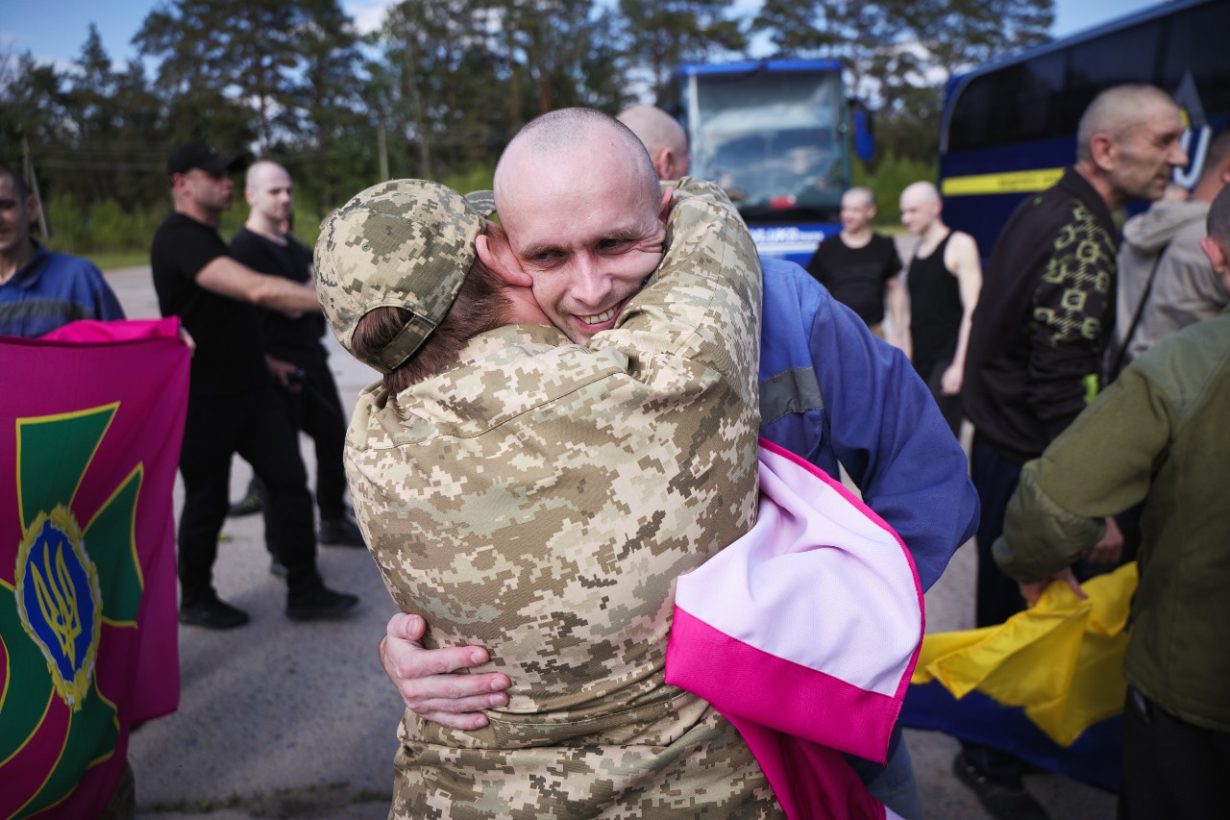 Україна почала реалізацію обміну “1000 на 1000”: додому повернулося 390 людей (ФОТО)