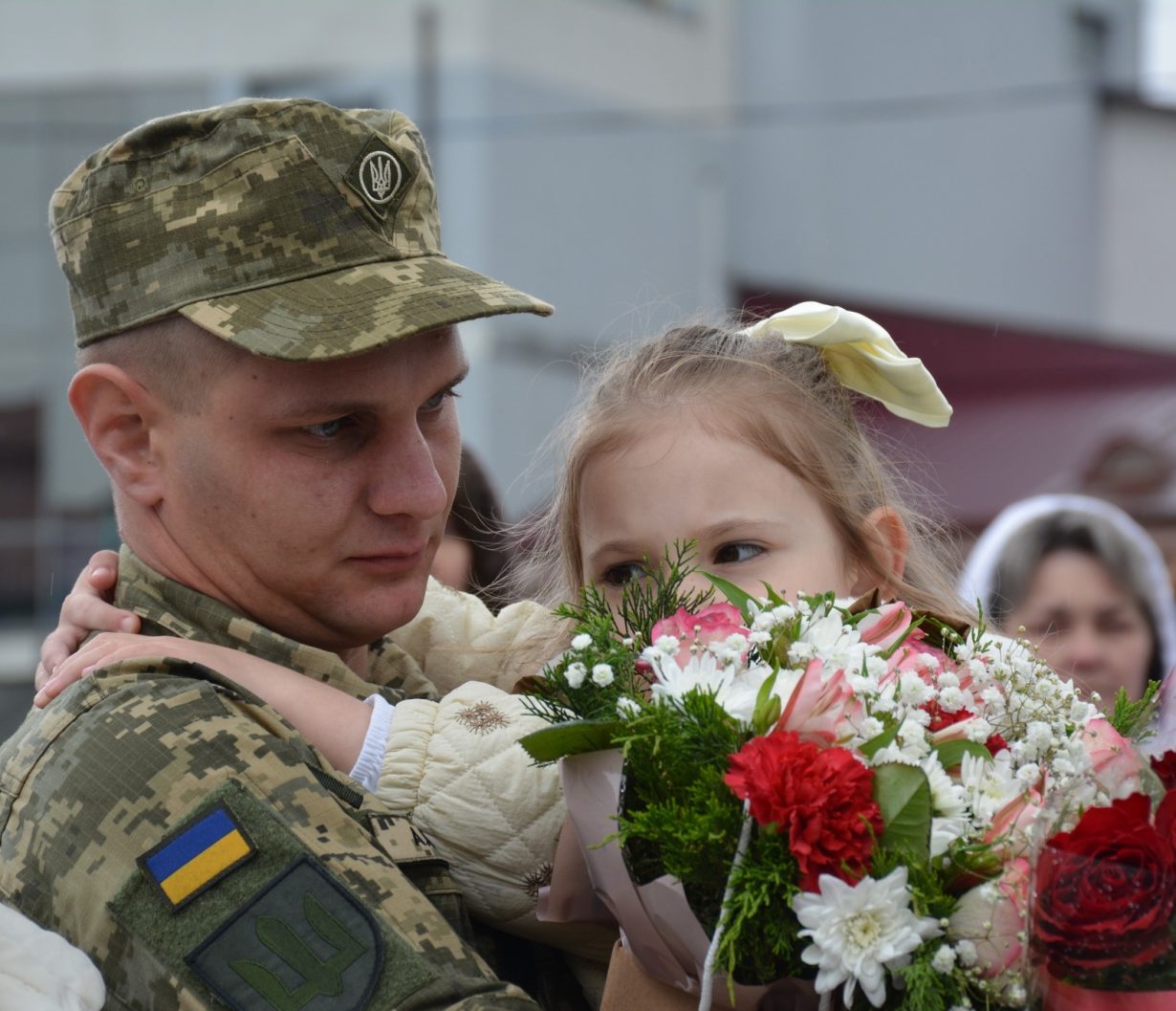 У Надвірній зворушливо зустріли захисника Володимира Алєксєєва після трьох років полону