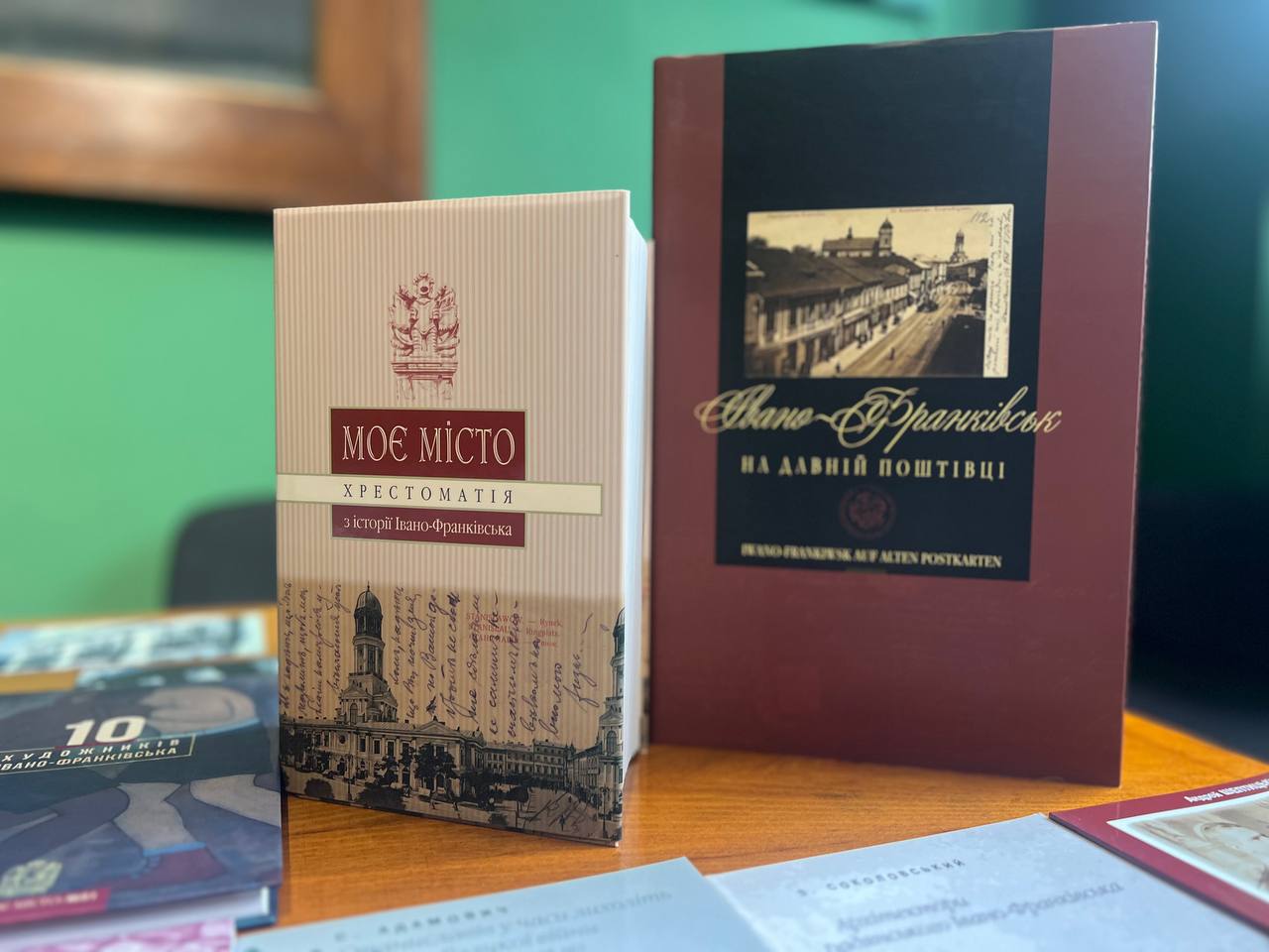 «Моє місто»: У Франківську зафіксували рекорд найбільшої краєзнавчої книжкової серії
