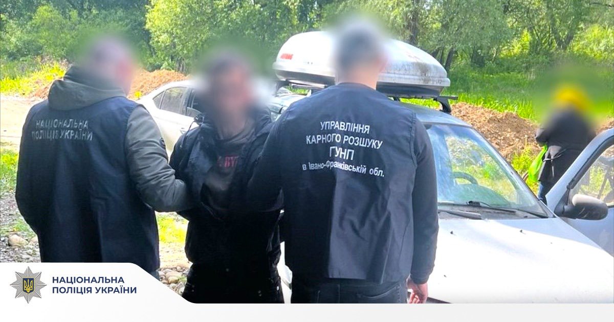 Викрав два авто, гроші й пістолет: на Франківщині затримали серійного злодія