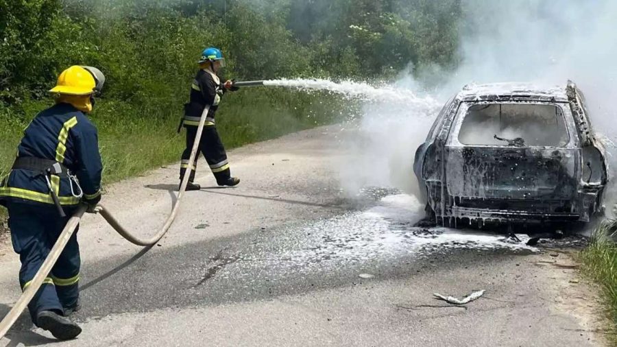 На Надвірнянщині на дорозі загорівся автомобіль