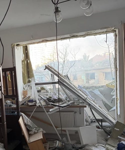 Обстріл Києва зруйнував квартиру соліста гурту «Антитіла» Тараса Тополі