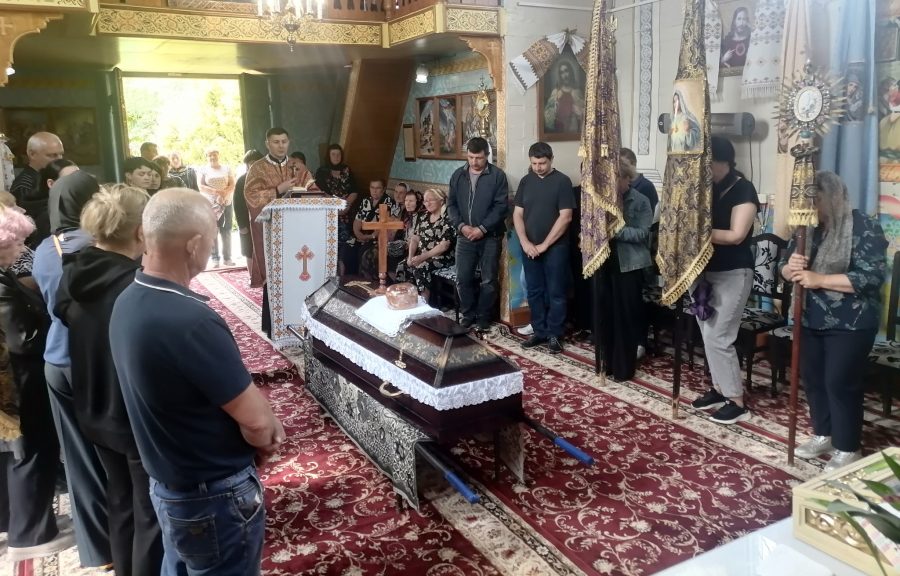 У Галицькій громаді мама бійця померла за кілька днів після його похорону