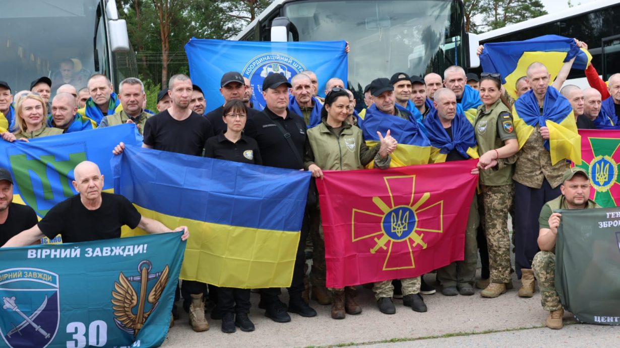 Україна повернула з полону важкохворих та поранених воїнів (ФОТО)
