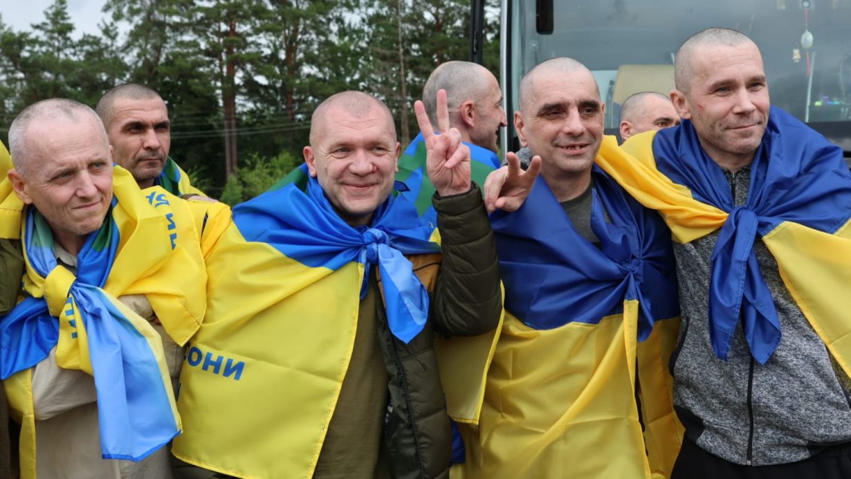 Україна повернула з полону важкохворих та поранених воїнів (ФОТО)
