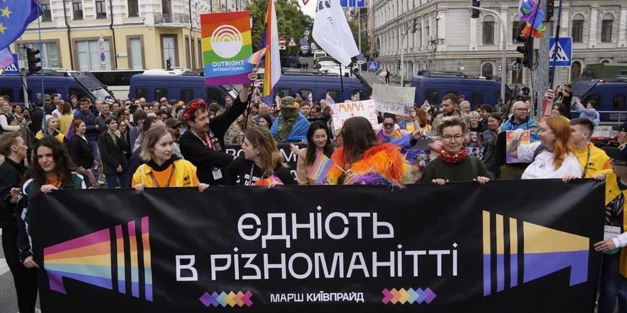 «Рівність має бути захищена законом»: у Києві пройшов марш КиївПрайд 2025 (фоторепортаж)