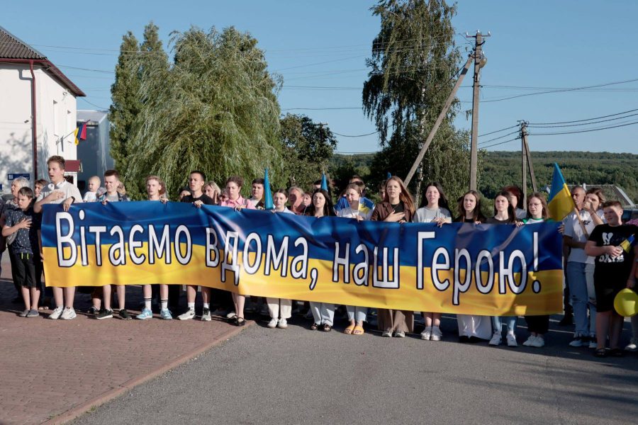 У Тисменицькій громаді зустріли захисника Петра Марцінка, який повернувся з ворожого полону