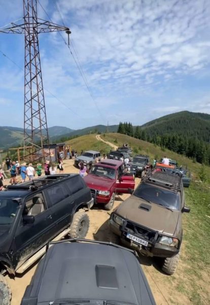 Джипінг біля Великої гуцульської гойдалки: інспектори не знайшли порушень