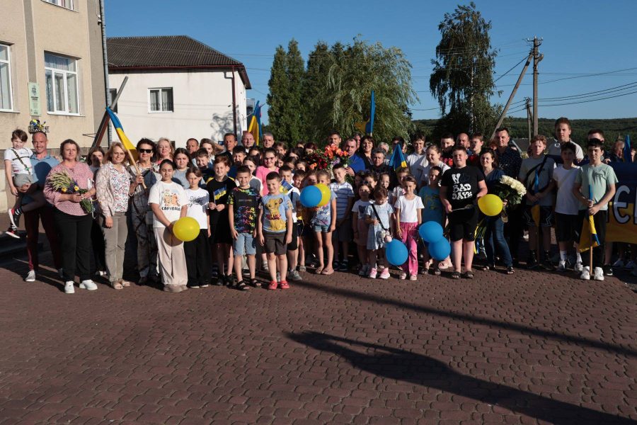 У Тисменицькій громаді зустріли захисника Петра Марцінка, який повернувся з ворожого полону
