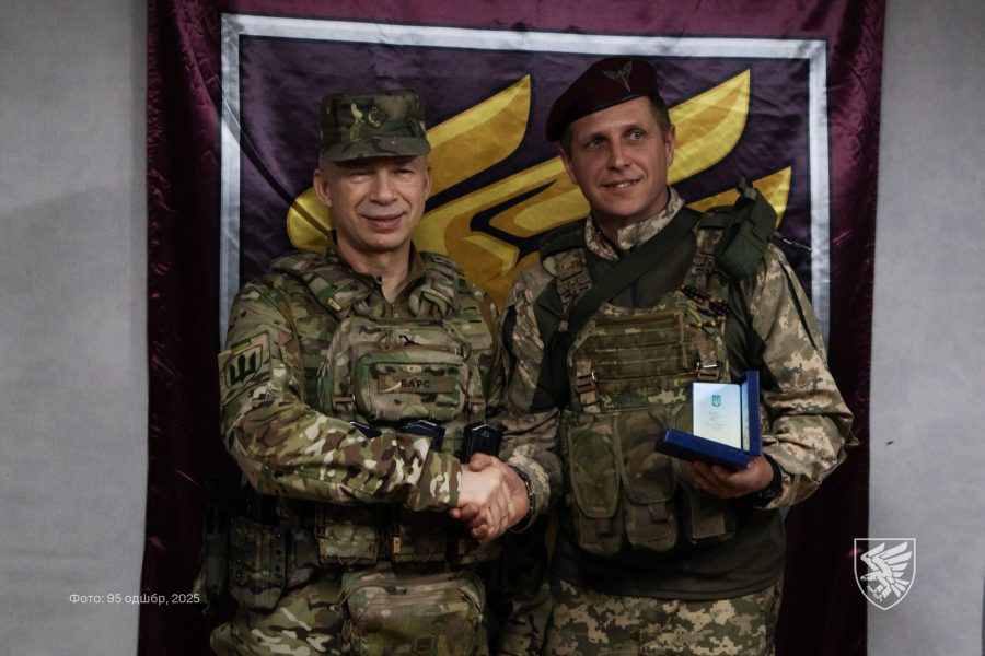 Десантника Івана Кривка з Франківщини нагородили “Золотим хрестом”