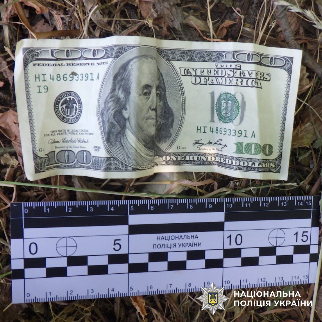 12 тисяч гривень і $100: на Франківщині водій намагався “відкупитися” за кермування в стані сп’яніння