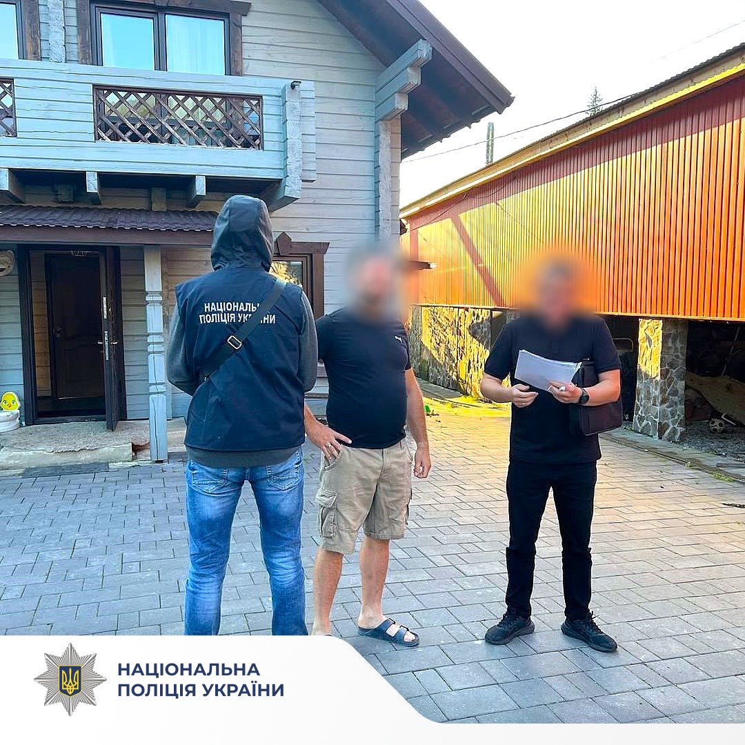 Двох прикарпатців затримали за торгівлю зброєю та боєприпасами