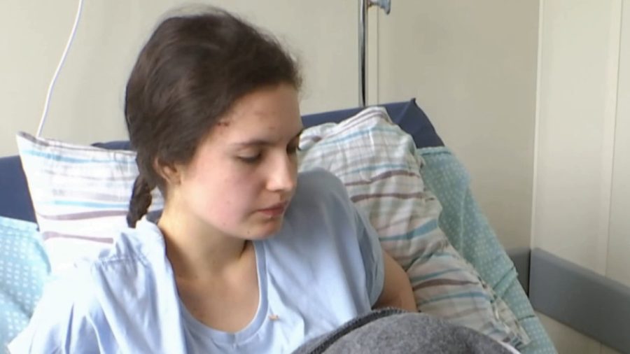 У Києві під час нічної атаки вижила дівчина, яка впала з 9-го поверху