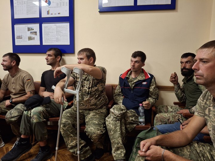 Ветерани зустрілися з міським головою Снятина щодо конфлікту довкола зустрічі полеглого бійця. Що вирішили