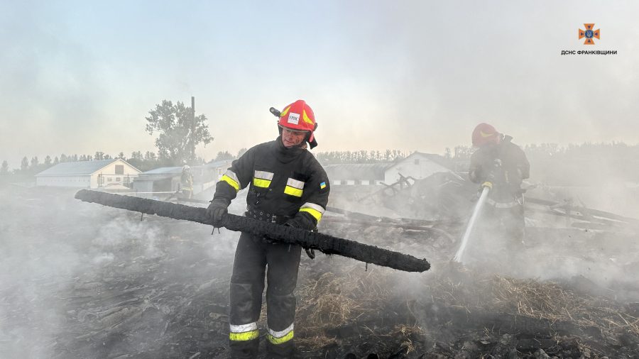 В Обертинській громаді горіла птахофабрика