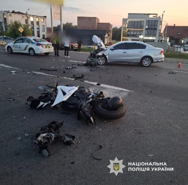 У Чернієві водій Volkswagenа збив мотоцикліста