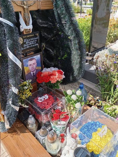 На Рівненщині вандали вдруге пошкодили могилу військового