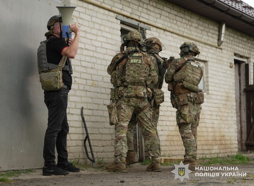 На Львівщині п’яний водій погрожував патрульним гранатою