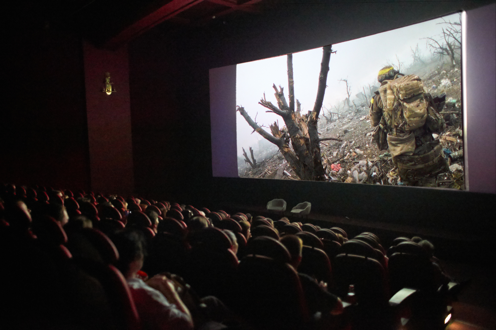 “Куба та Аляска”: у Франківську презентували документальний фільм про двох бойових медикинь (ФОТО)