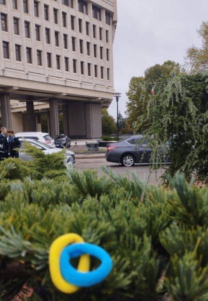 Активісти “Жовтої стрічки” прикрасили окуповані міста українськими прапорами (ФОТО)