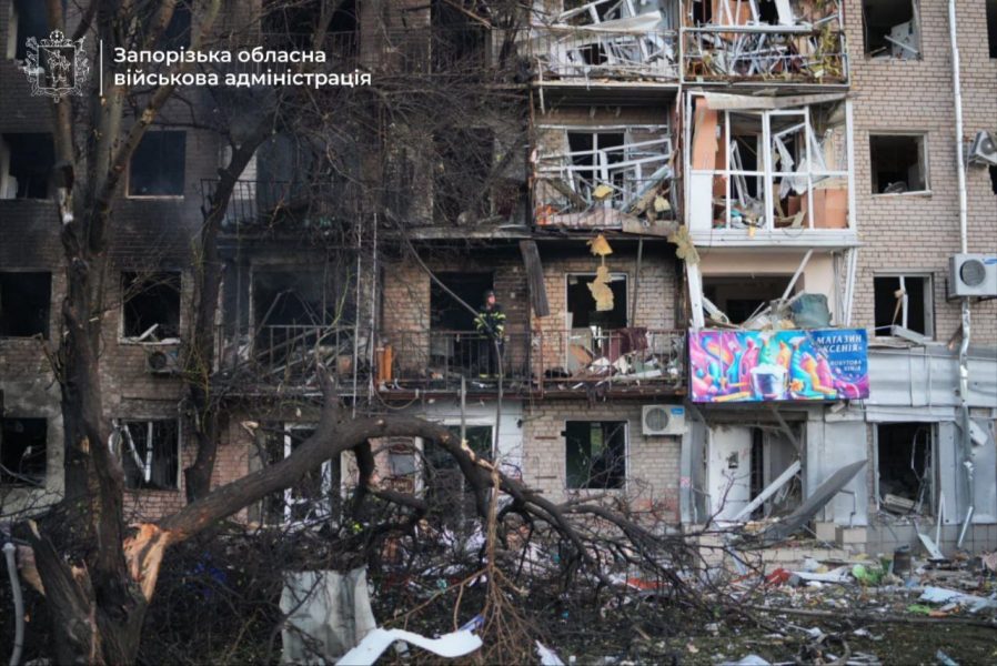 Удар по Запоріжжю: місто у вогні після російської атаки