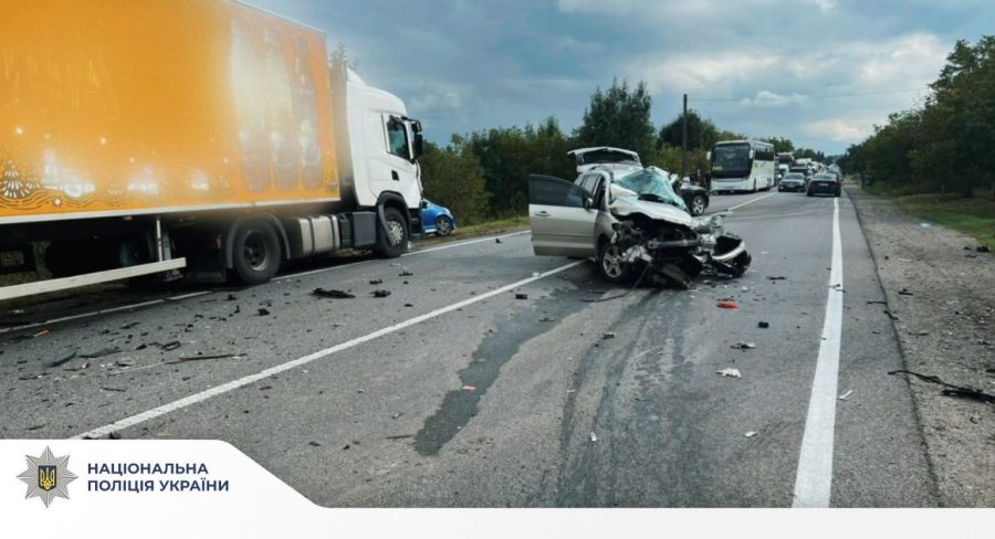 На Рогатинщині у ДТП загинув водій легковика