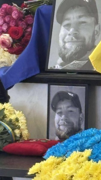 У Франківську прощаються з полеглим військовим Тарасом Шпуком