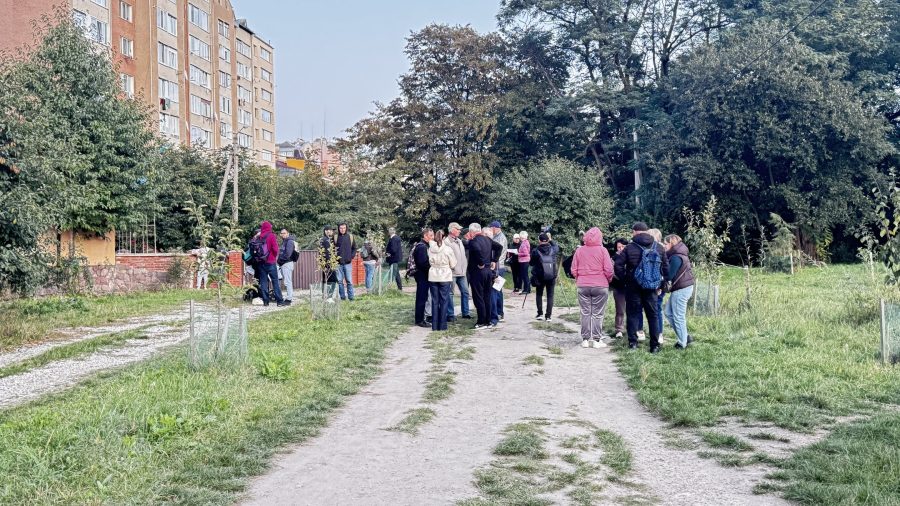 Люди виступили проти будівництва дороги у зеленій зоні Франківська